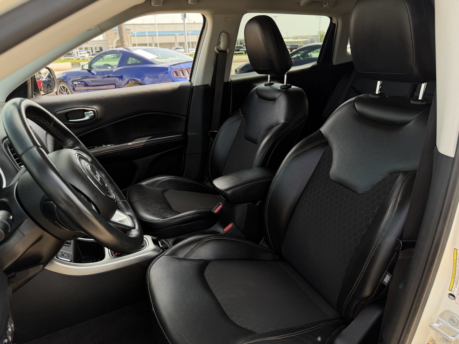 Used 2018 Jeep Compass Latitude w/ Popular Equipment Group FWD image 25