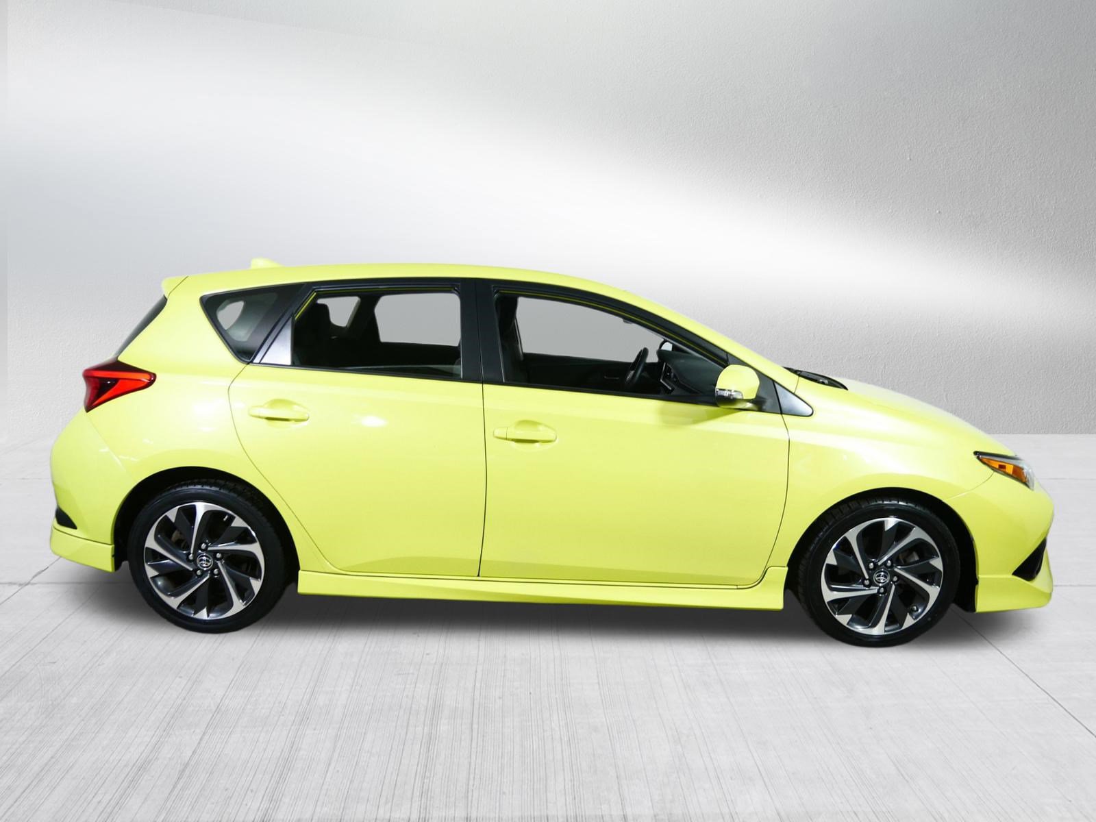 Used 2017 Toyota Corolla iM image 8