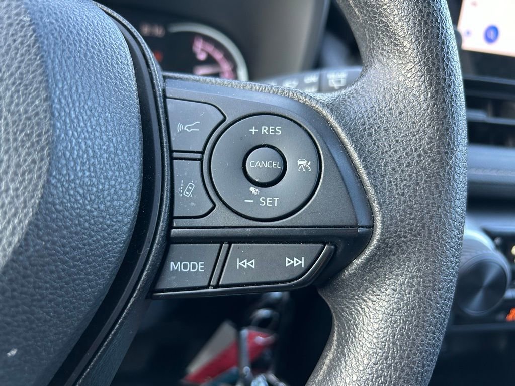 Used 2024 Toyota RAV4 LE AWD/4WD image 18