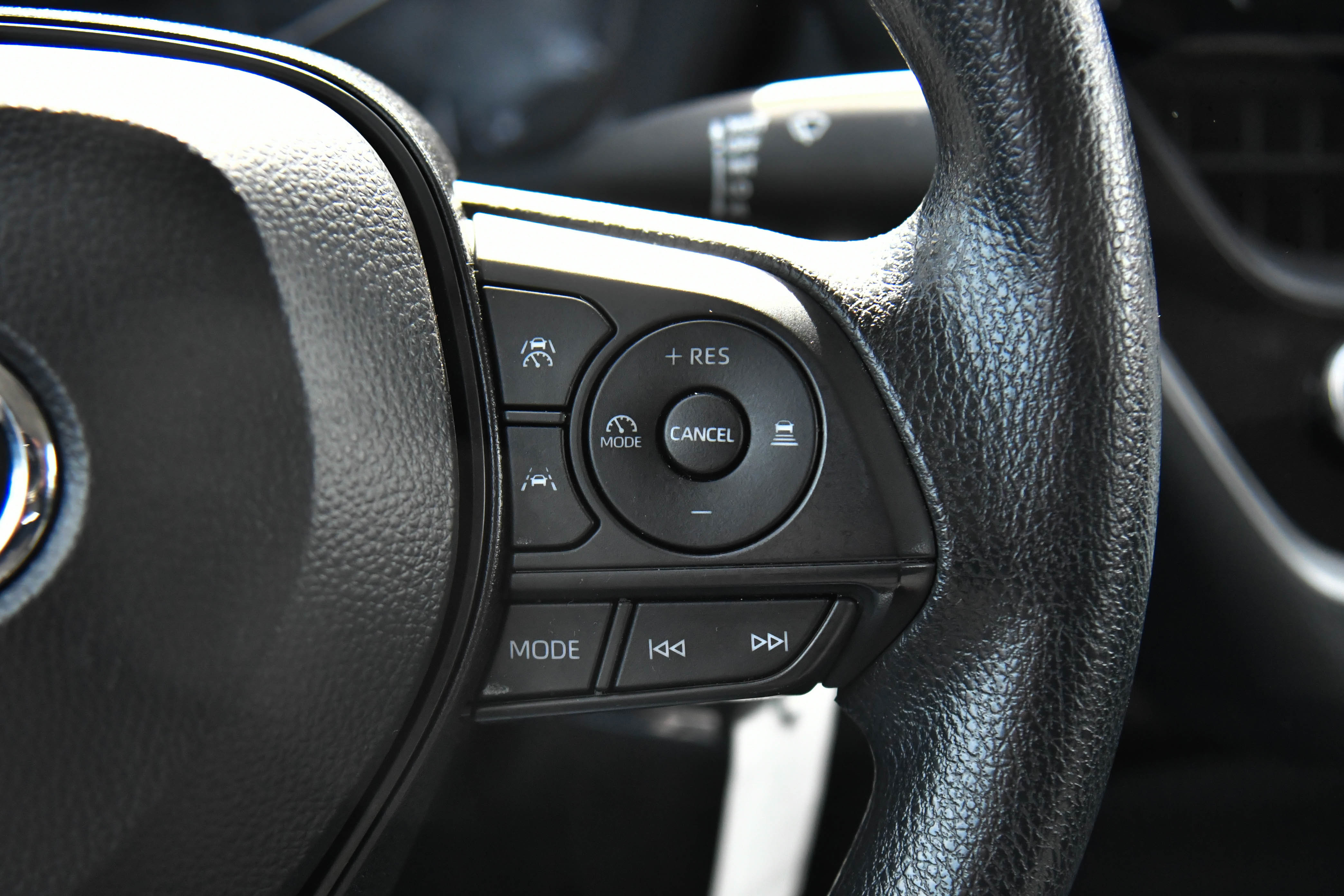 Used 2025 Toyota Corolla LE FWD image 29