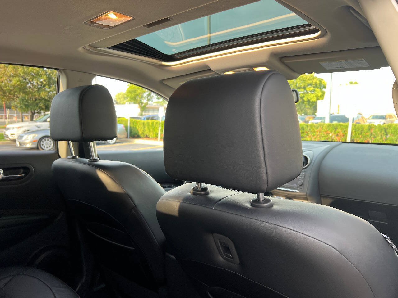 Used 2012 Nissan Rogue SL AWD/4WD image 28