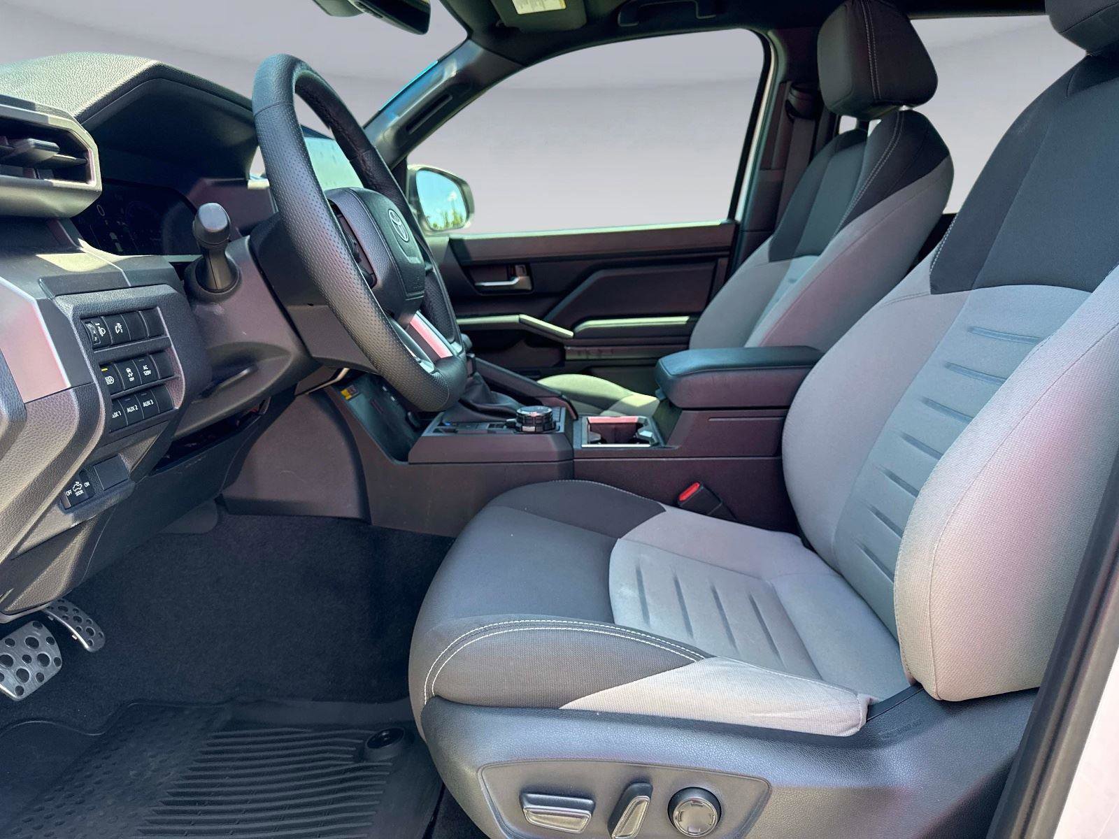 Used 2024 Toyota Tacoma TRD Sport w/ TRD Sport Upgrade Package image 19