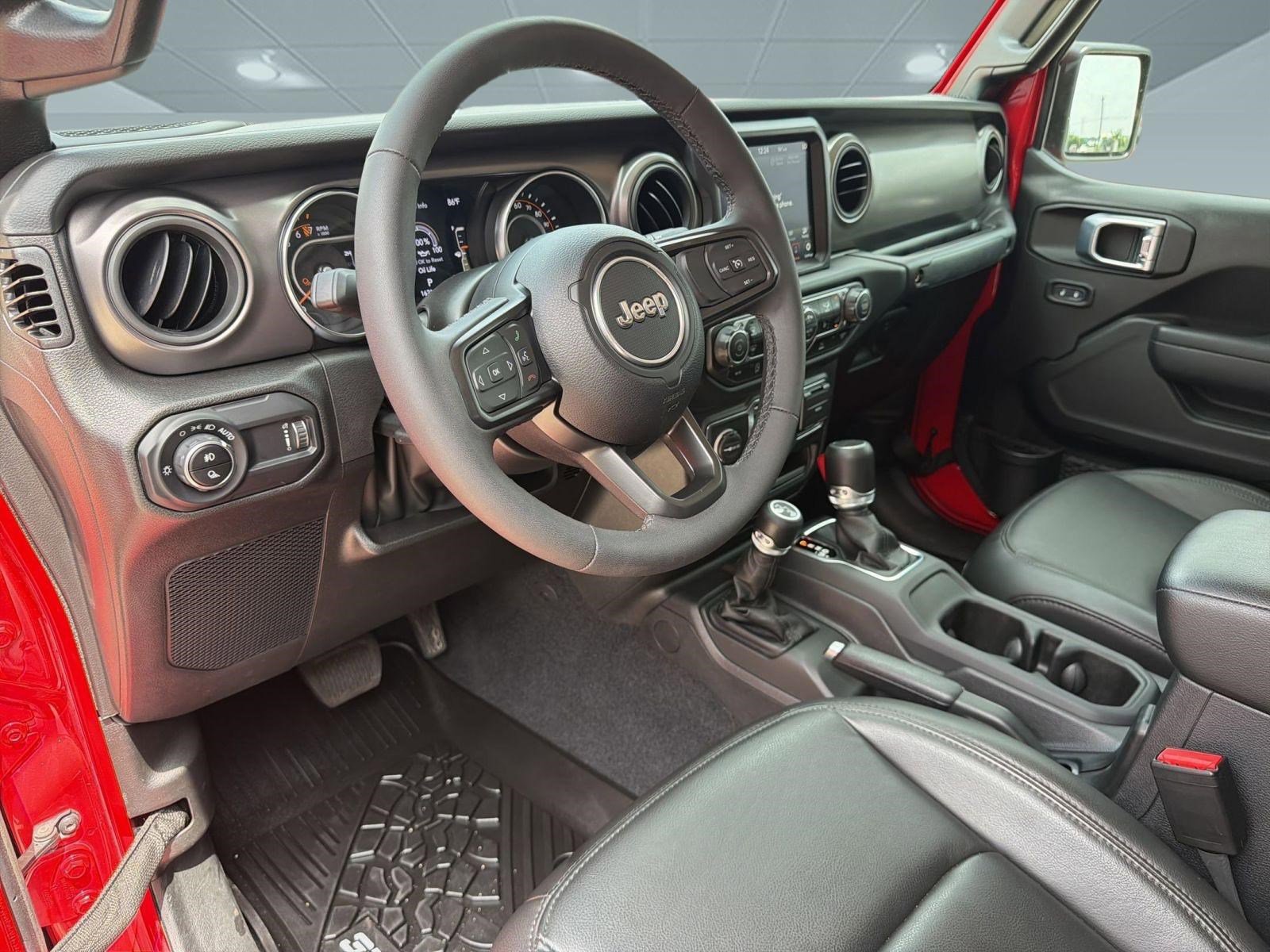 Used 2023 Jeep Gladiator Sport AWD/4WD image 4