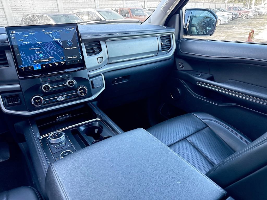 Used 2022 Ford Expedition Max XLT image 26