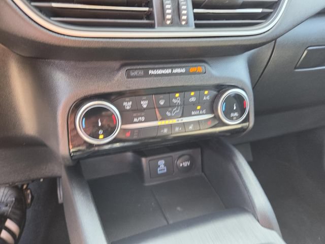 Used 2022 Ford Escape SE w/ Convenience Package FWD image 9