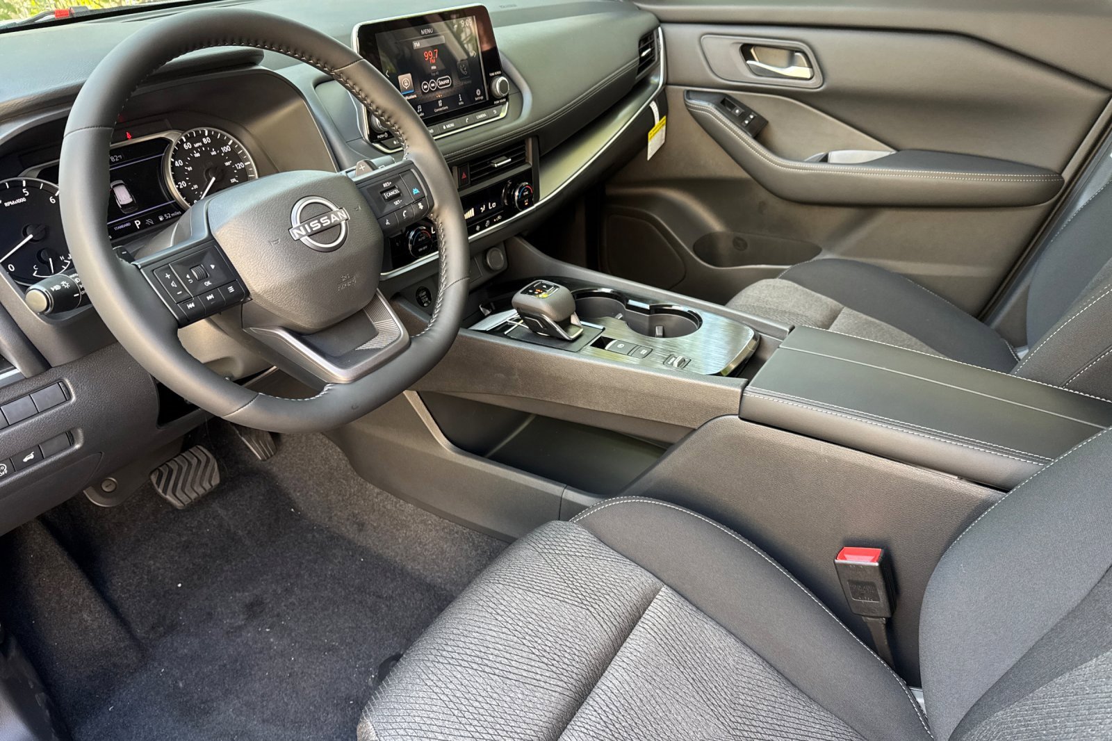 New 2026 Nissan Rogue SV image 7