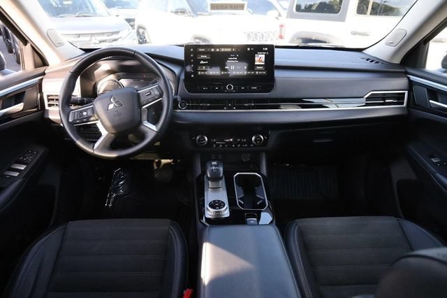 Used 2025 Mitsubishi Outlander SEL AWD/4WD image 26