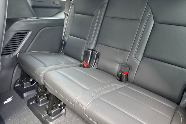 New 2026 GMC Yukon Elevation w/ Elevation Premium Package AWD/4WD image 18