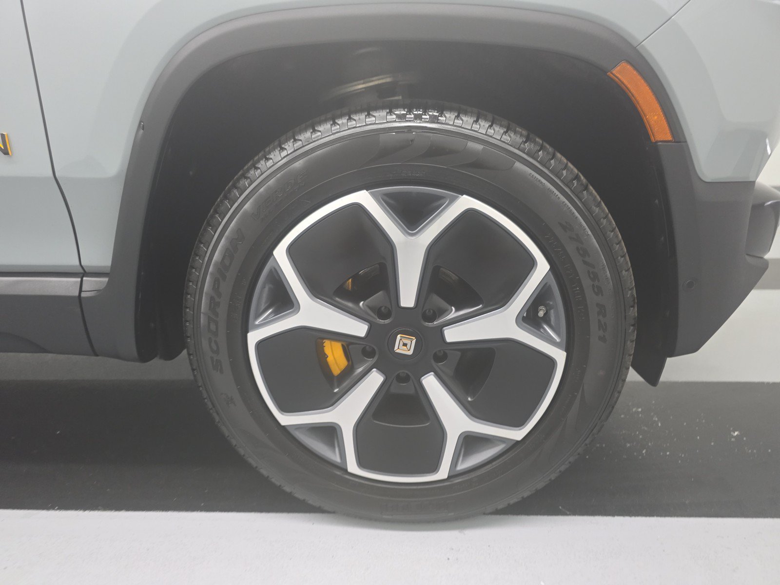 Used 2022 Rivian R1T Adventure AWD/4WD image 11