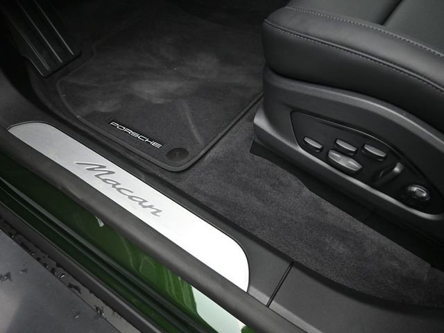 Certified 2025 Porsche Macan Electric RWD image 17