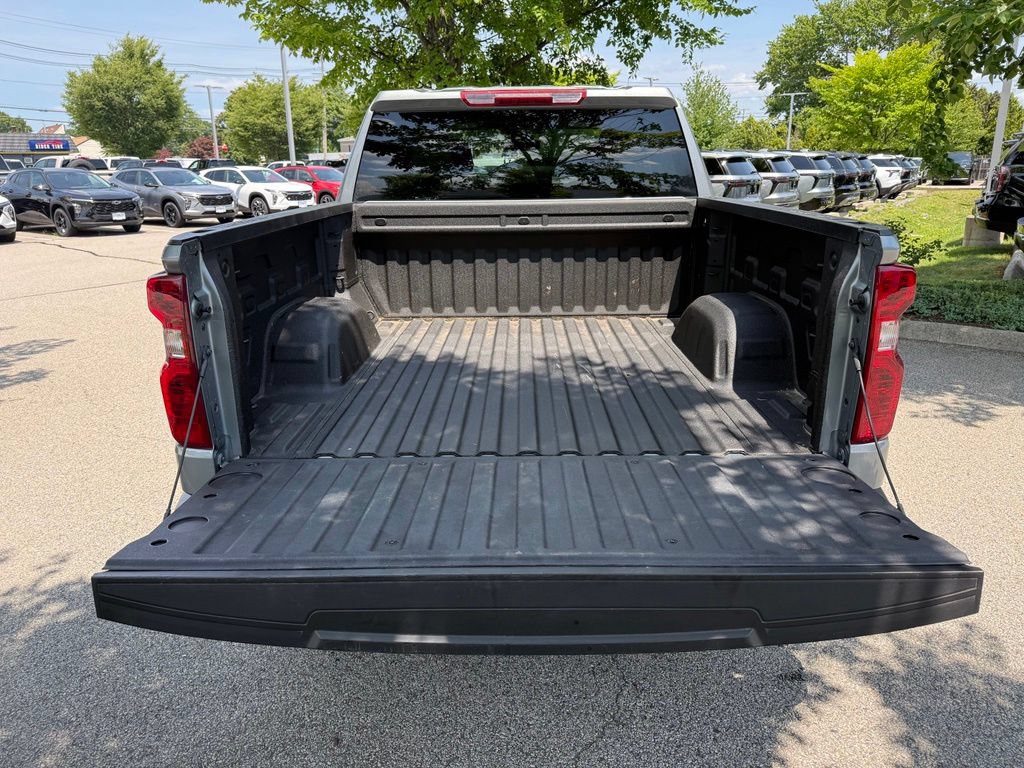 Used 2026 Chevrolet Silverado 1500 Custom w/ LPO, Dark Essentials Package AWD/4WD image 10