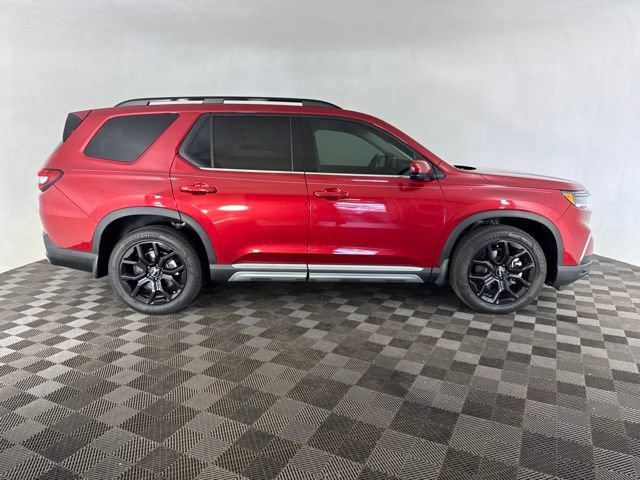 Certified 2025 Honda Pilot Touring image 5