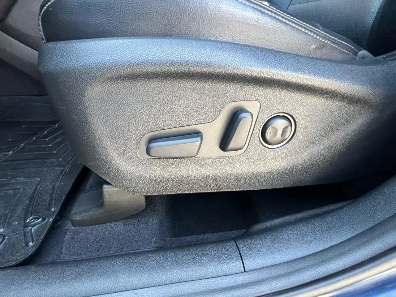 Used 2019 Kia Sorento EX FWD image 38