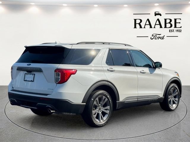 Used 2023 Ford Explorer XLT w/ Equipment Group 202A AWD/4WD image 7