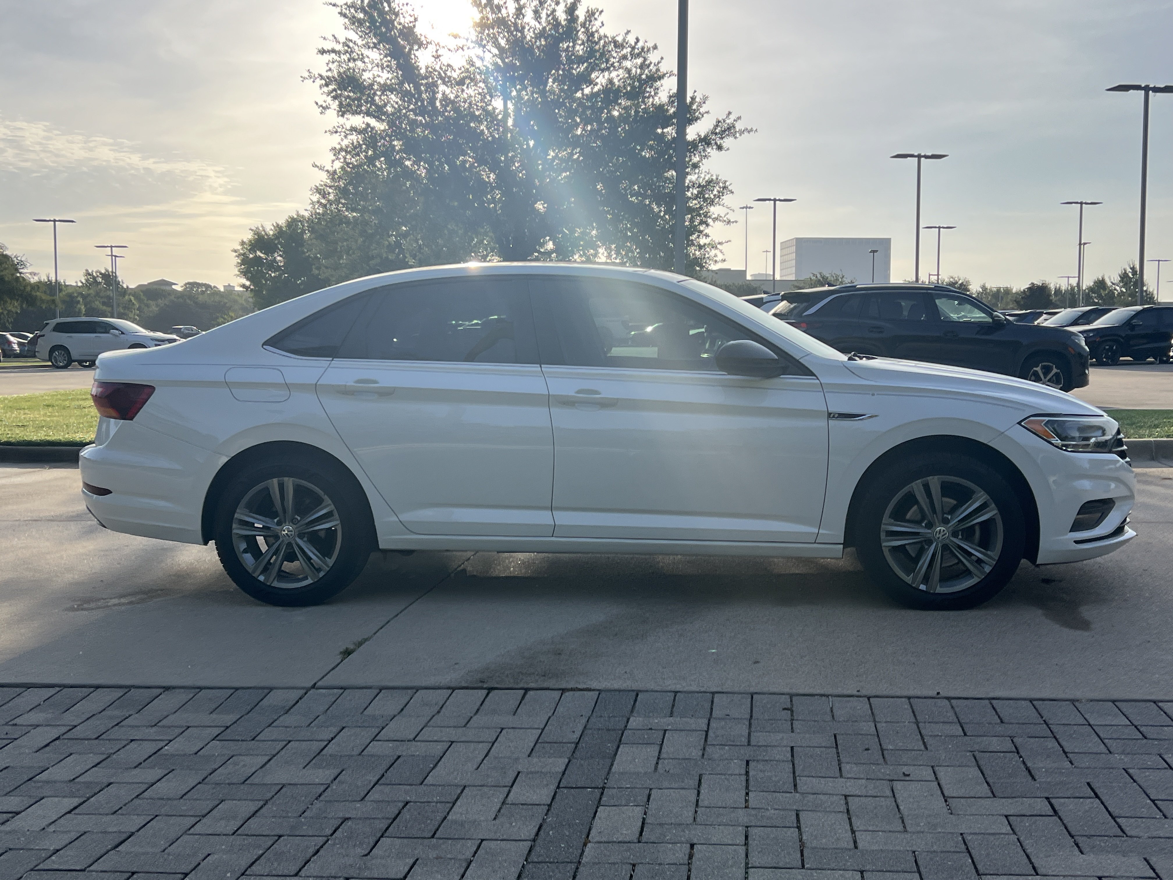 Used 2019 Volkswagen Jetta R-Line FWD image 10
