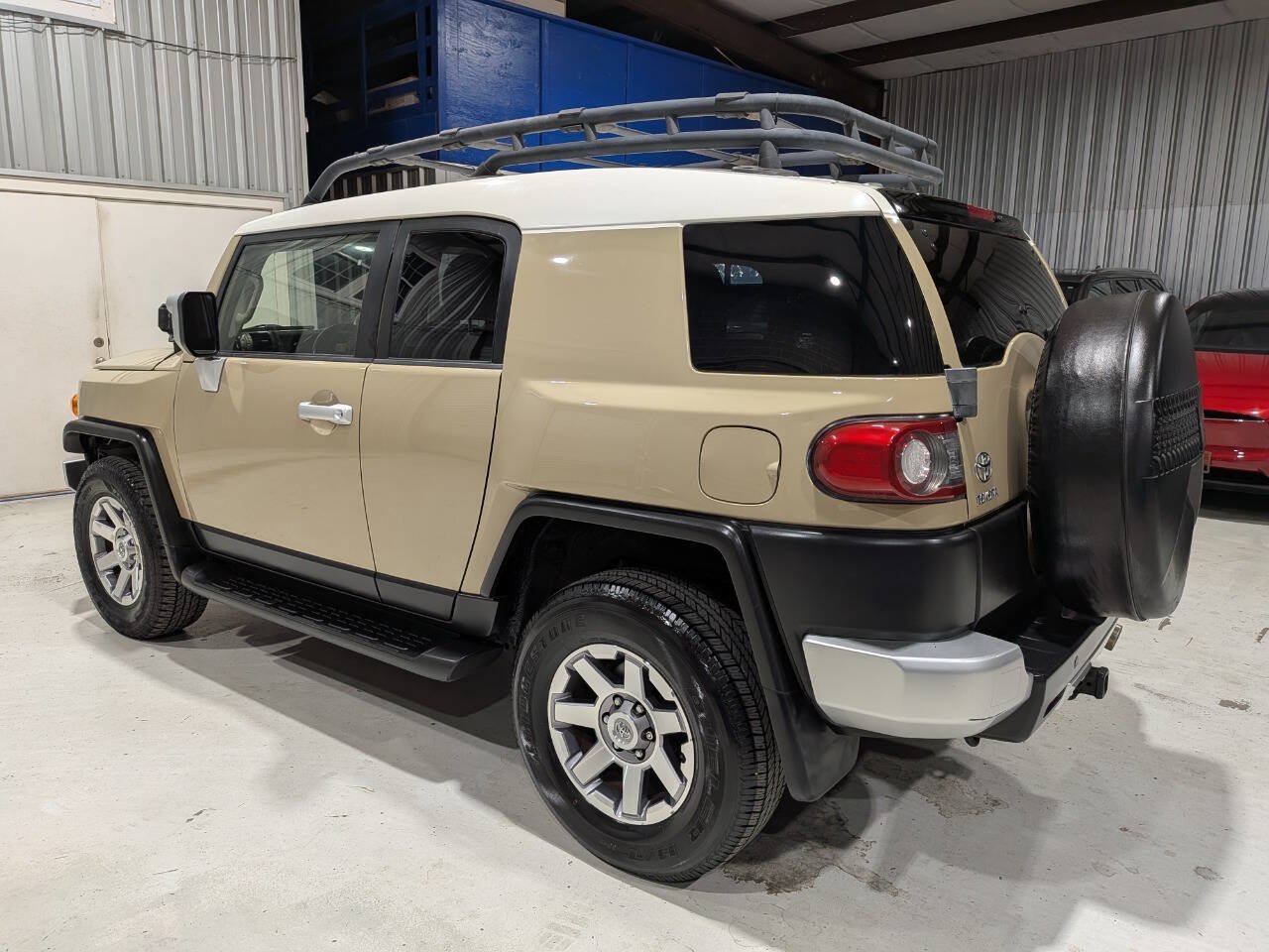 Used 2014 Toyota FJ Cruiser 4WD w/ Upgrade Package image 2