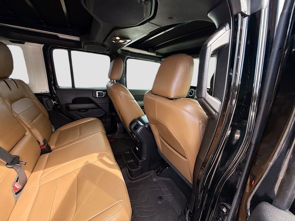 Used 2023 Jeep Wrangler Unlimited Sahara w/ Cold Weather Group AWD/4WD image 32