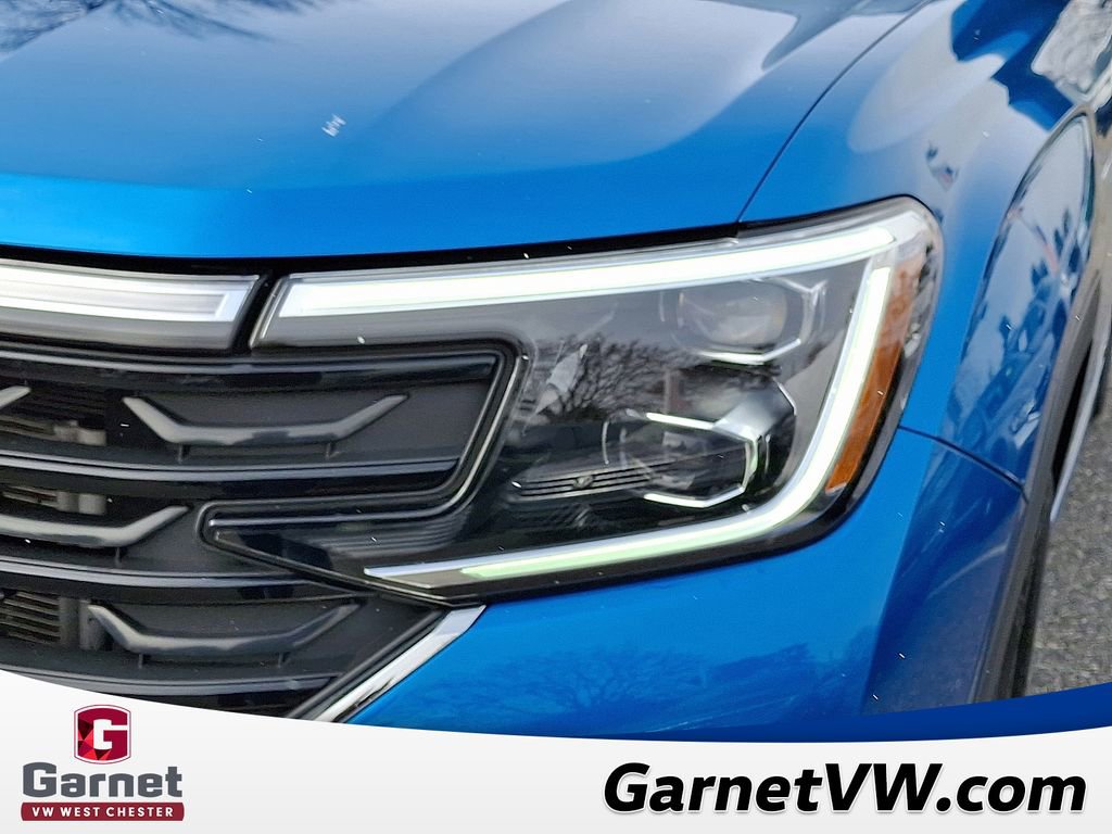 Certified 2024 Volkswagen Atlas Cross Sport SEL R-Line image 10