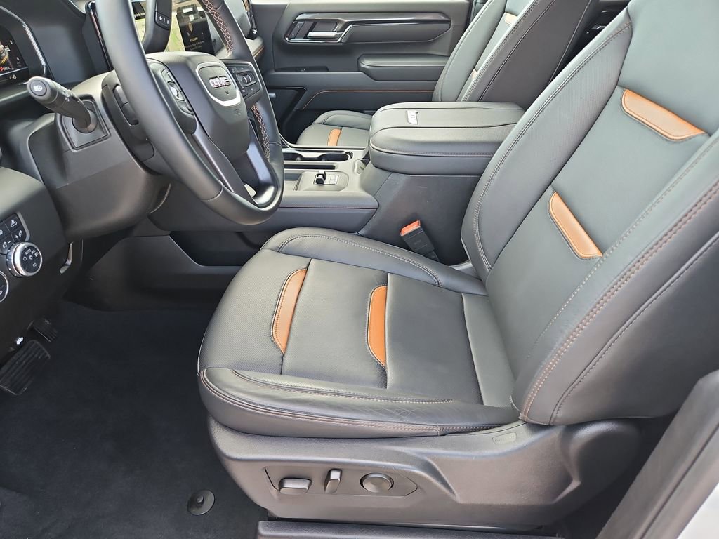 Used 2025 GMC Sierra 2500 AT4 image 14