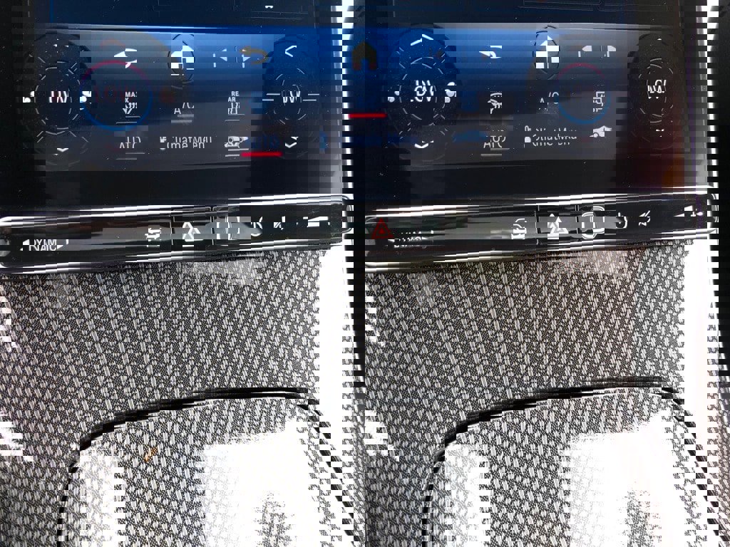 Used 2023 Mercedes-Benz C 300 4MATIC Sedan image 28