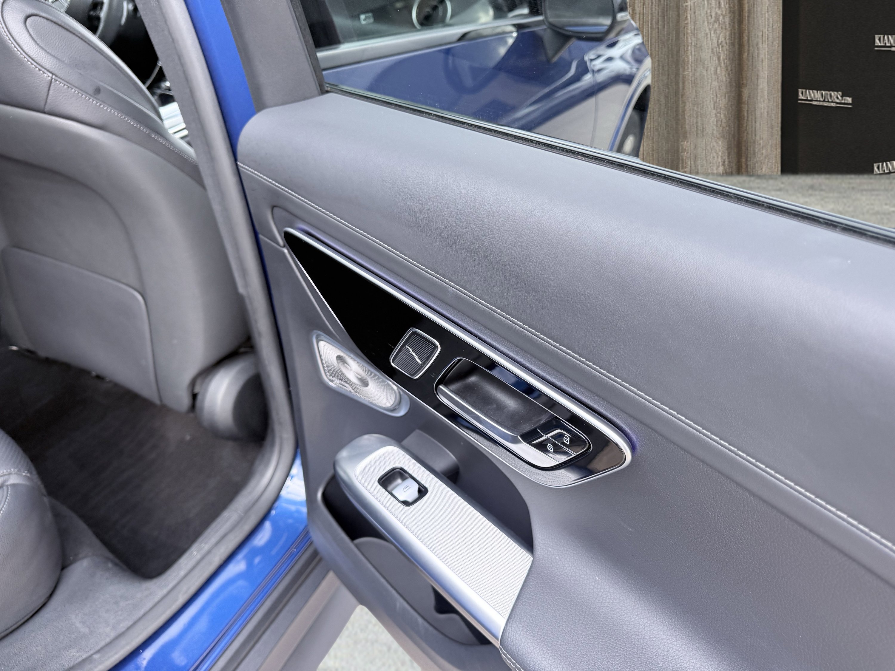 Used 2024 Mercedes-Benz GLC 300 4MATIC w/ AMG Line image 40