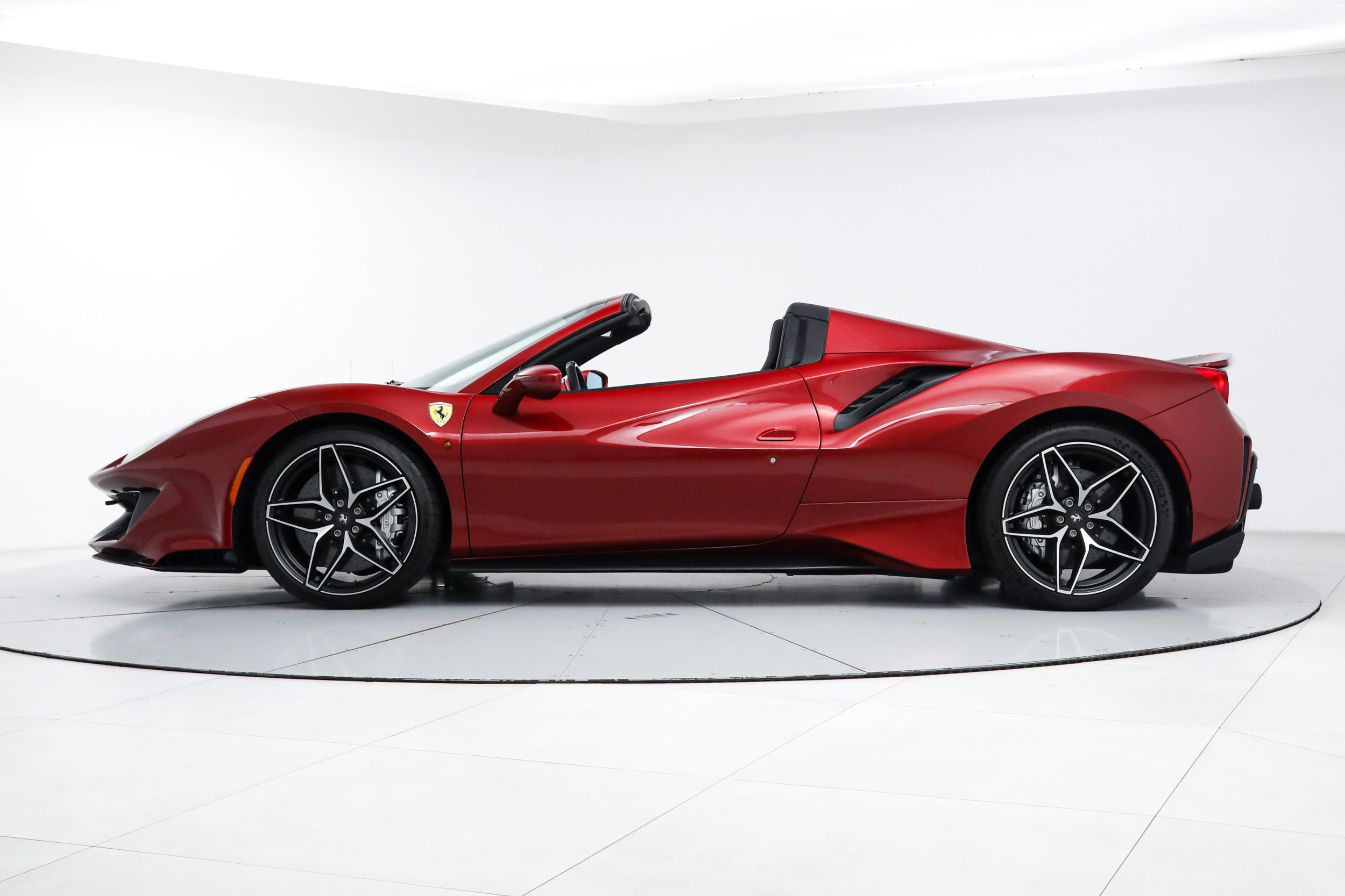 Certified 2019 Ferrari 488 Pista Spider RWD image 4