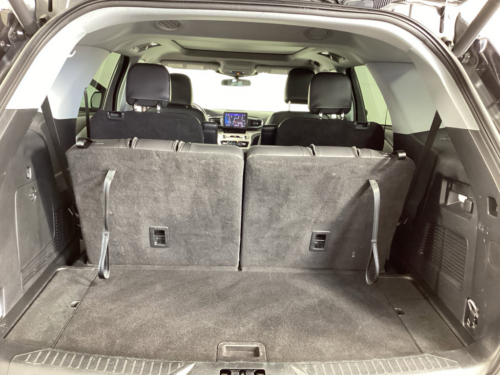 Used 2023 Ford Explorer XLT w/ Equipment Group 202A AWD/4WD image 37