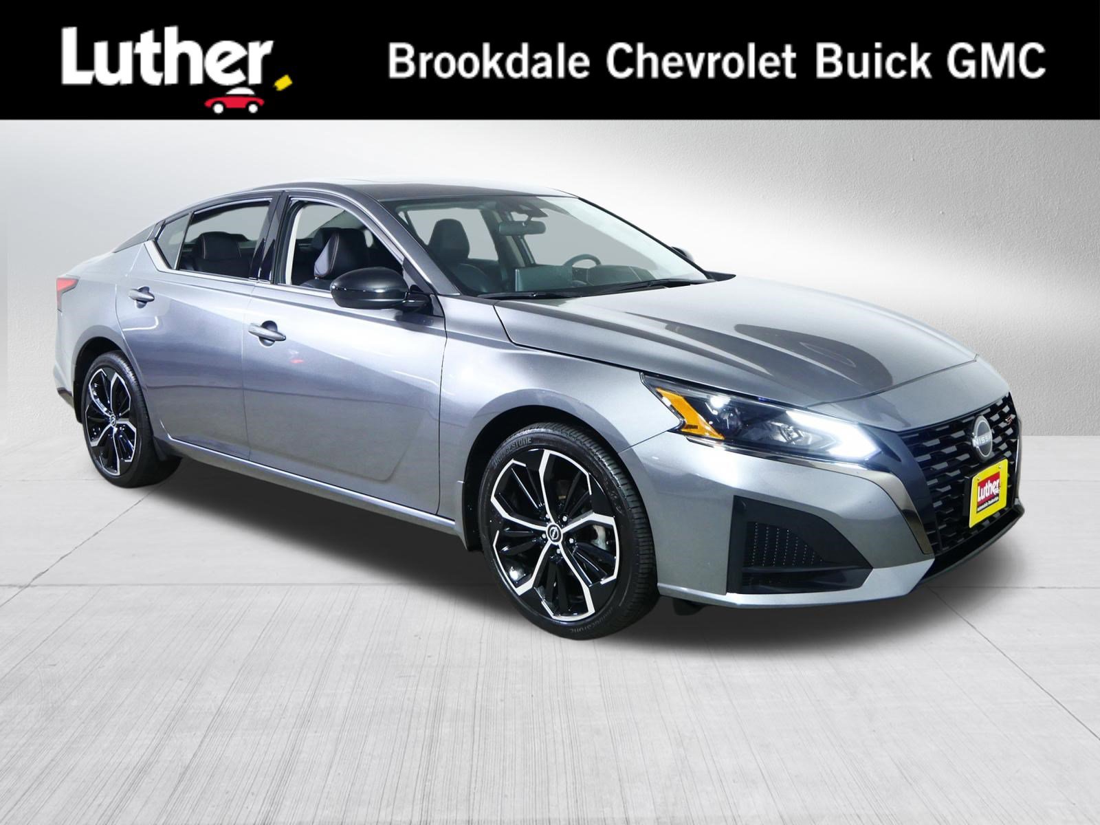 Used 2024 Nissan Altima 2.5 SR w/ SR Premium Package AWD/4WD image 1