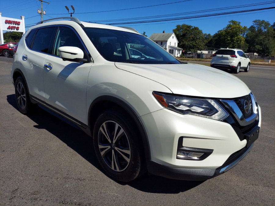 Used 2017 Nissan Rogue SL w/ SL Premium Package image 3