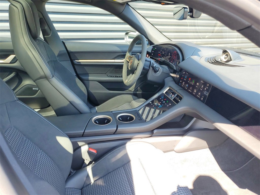 New 2025 Porsche Taycan 4S image 18