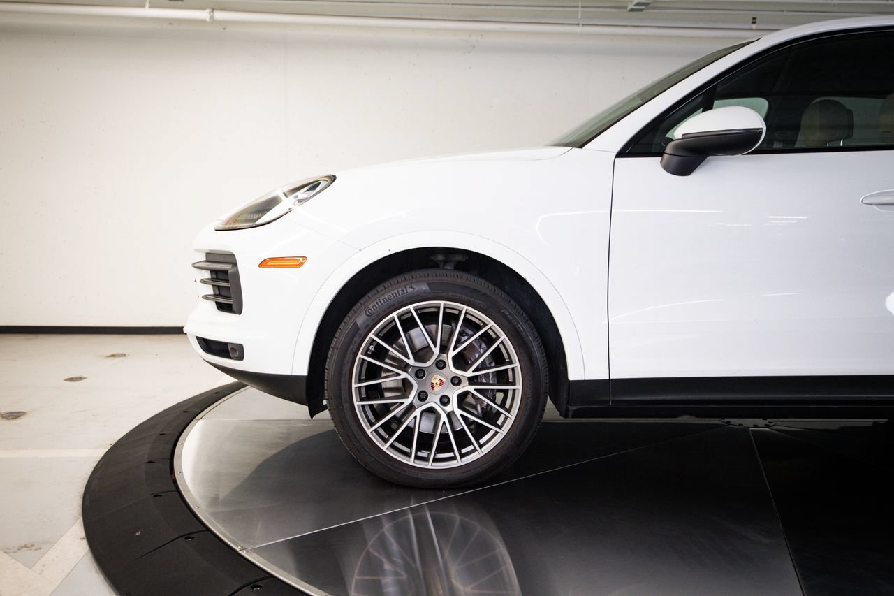 Certified 2023 Porsche Cayenne Platinum Edition AWD/4WD image 11