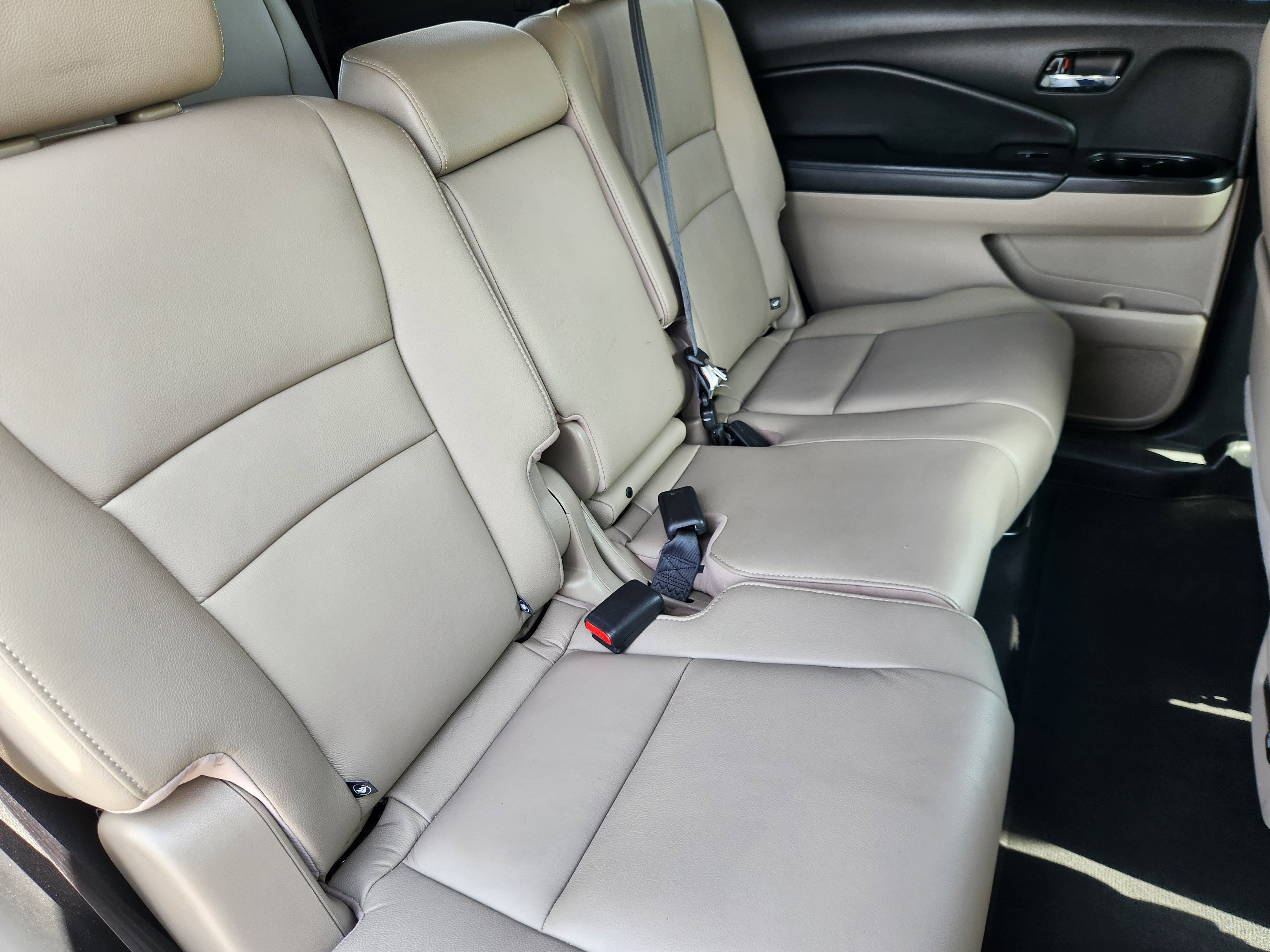 Used 2021 Honda Pilot Touring image 18