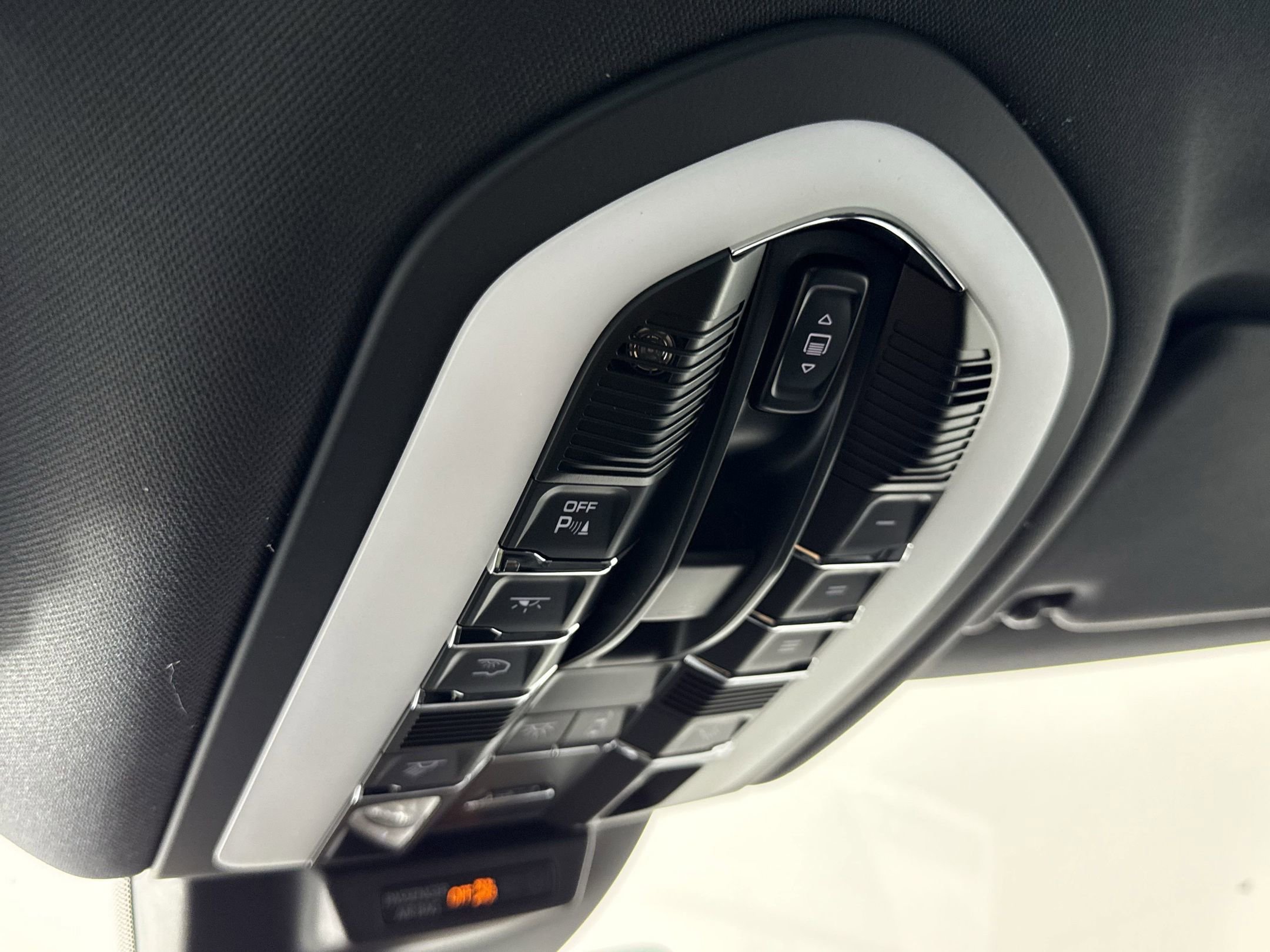 New 2025 Porsche Macan image 24