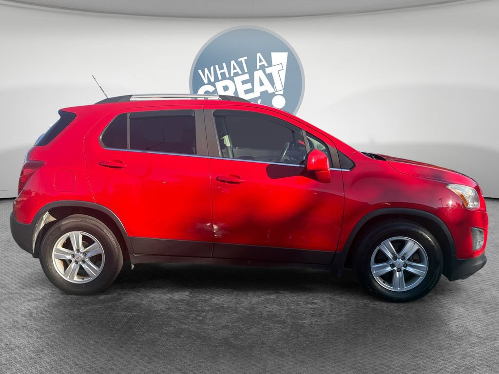Used 2016 Chevrolet Trax LT w/ LPO, Cargo Package FWD image 2
