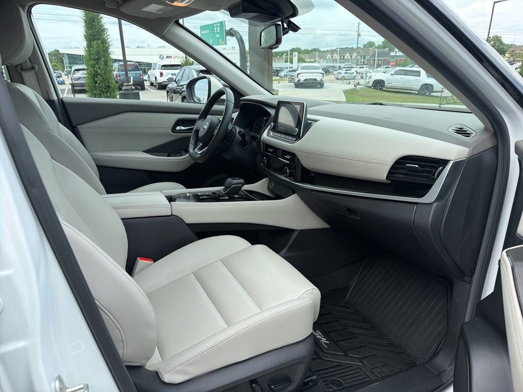 Used 2023 Nissan Rogue SL FWD image 13