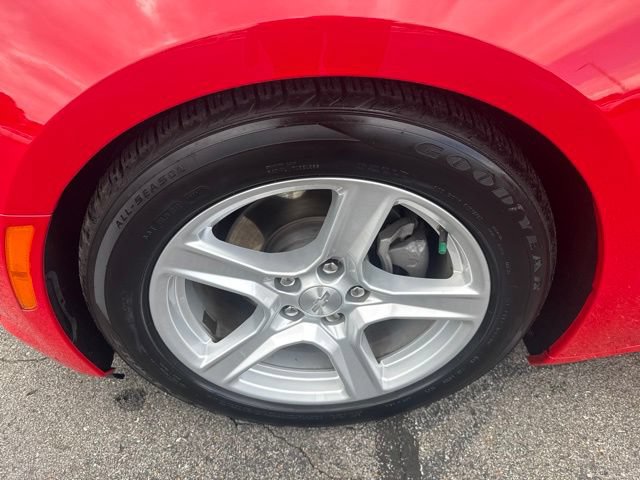 Used 2022 Chevrolet Camaro LT RWD image 12