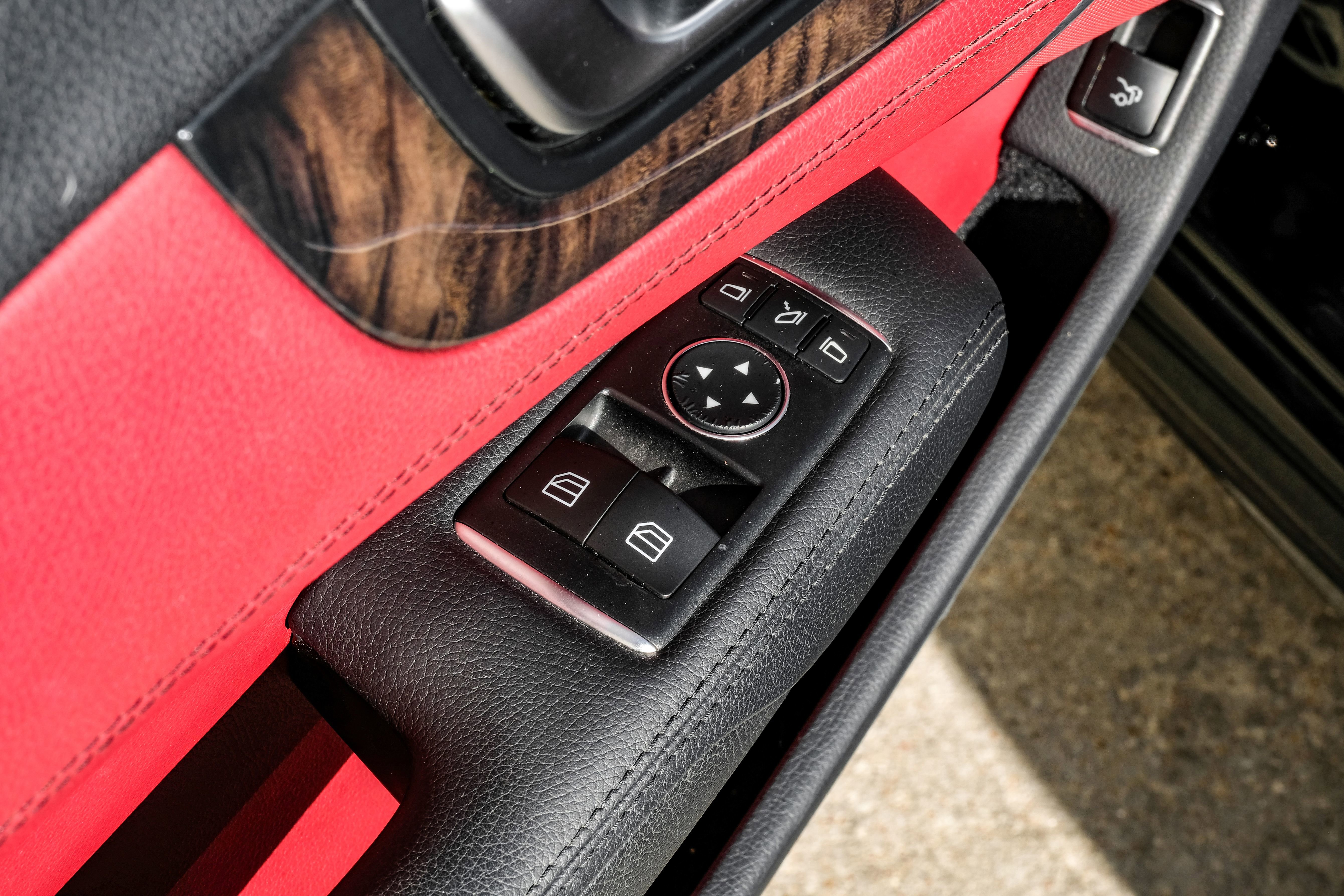 Used 2016 Mercedes-Benz SL 400 w/ Premium I Package image 33