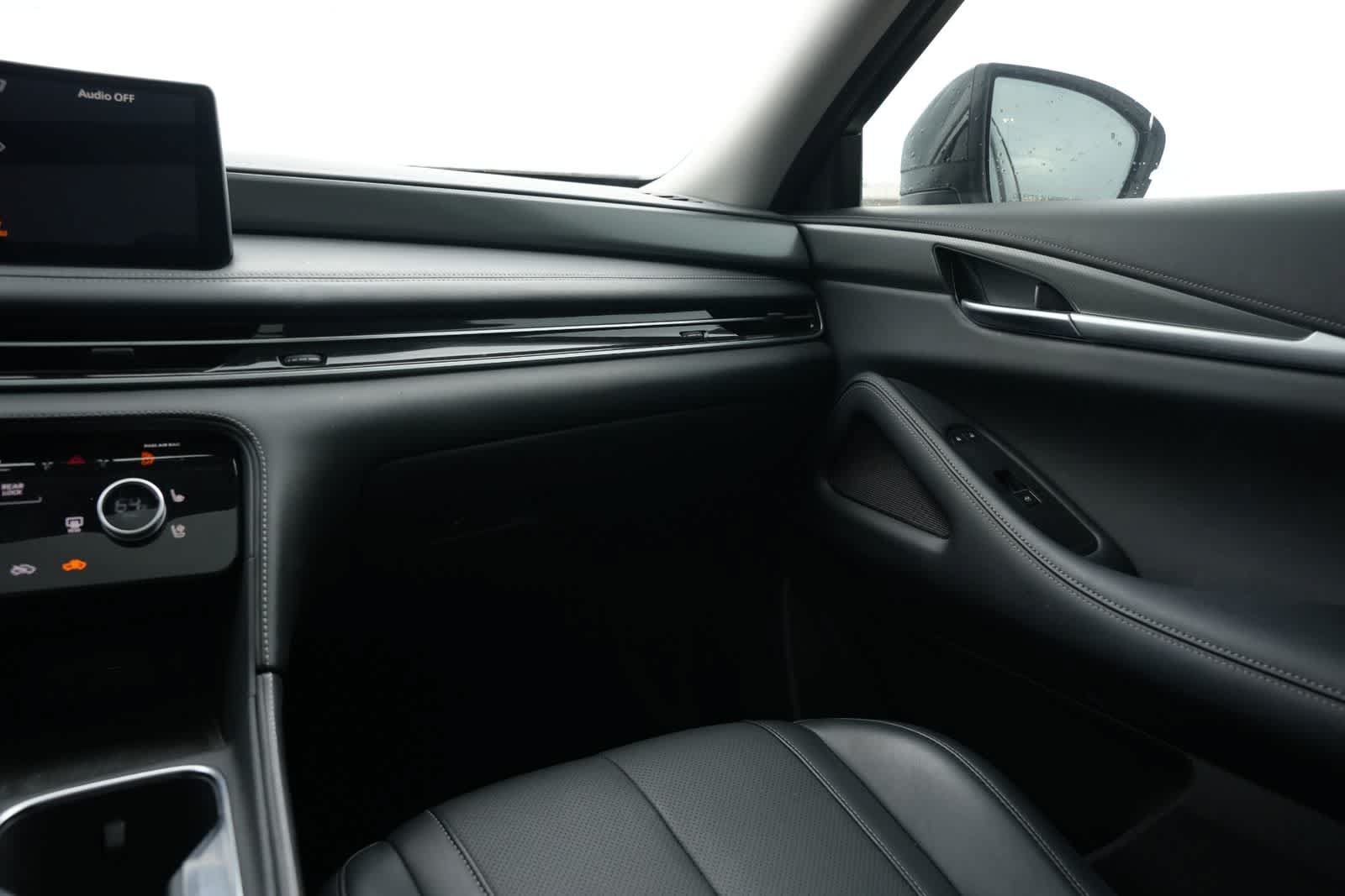 Used 2023 INFINITI QX60 Luxe w/ Cargo Package FWD image 8