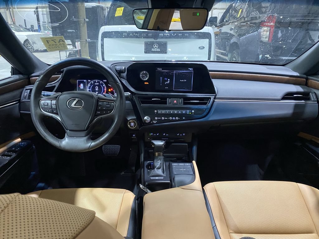 Used 2022 Lexus ES 350 w/ Premium Package FWD image 2
