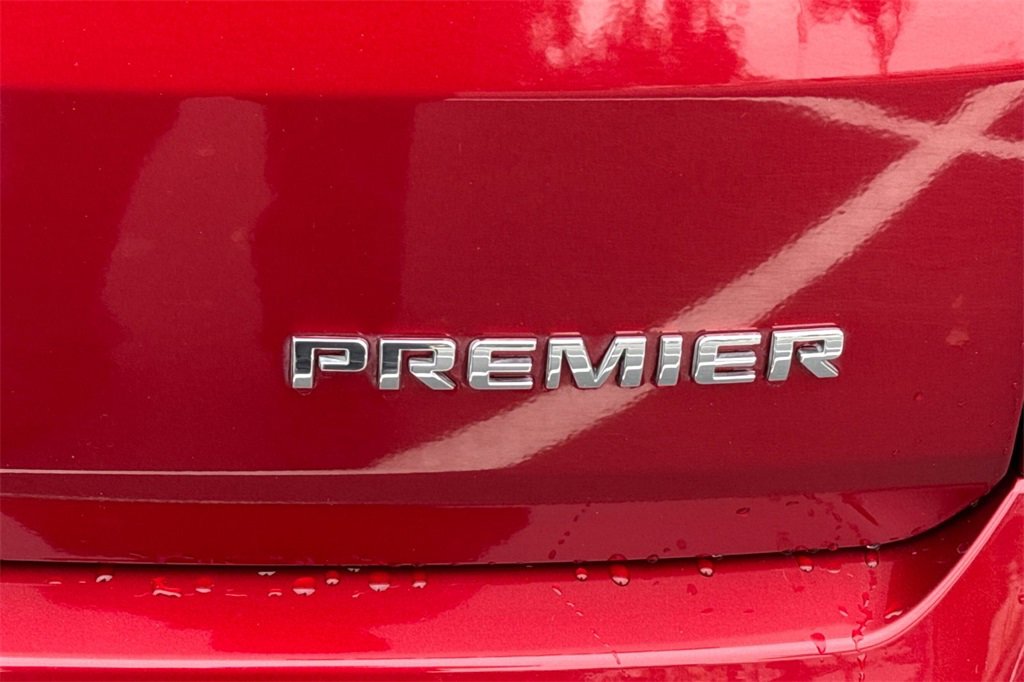 Used 2023 Chevrolet Traverse Premier image 12