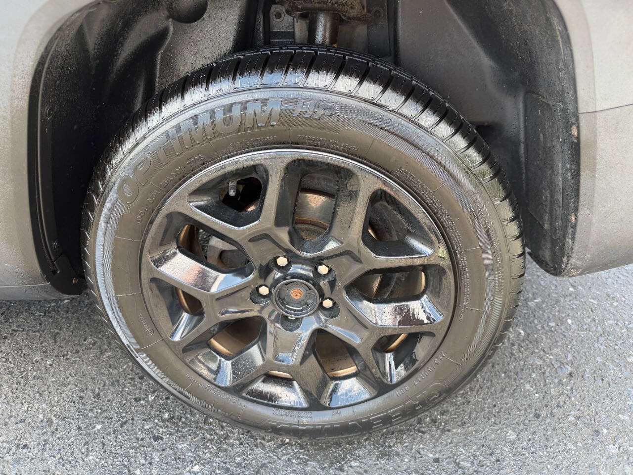 Used 2016 Jeep Renegade Latitude AWD/4WD image 12