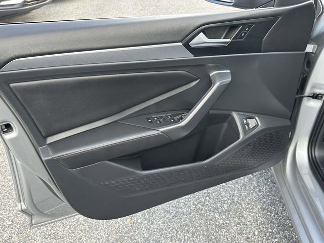 Used 2022 Volkswagen Jetta SE image 12