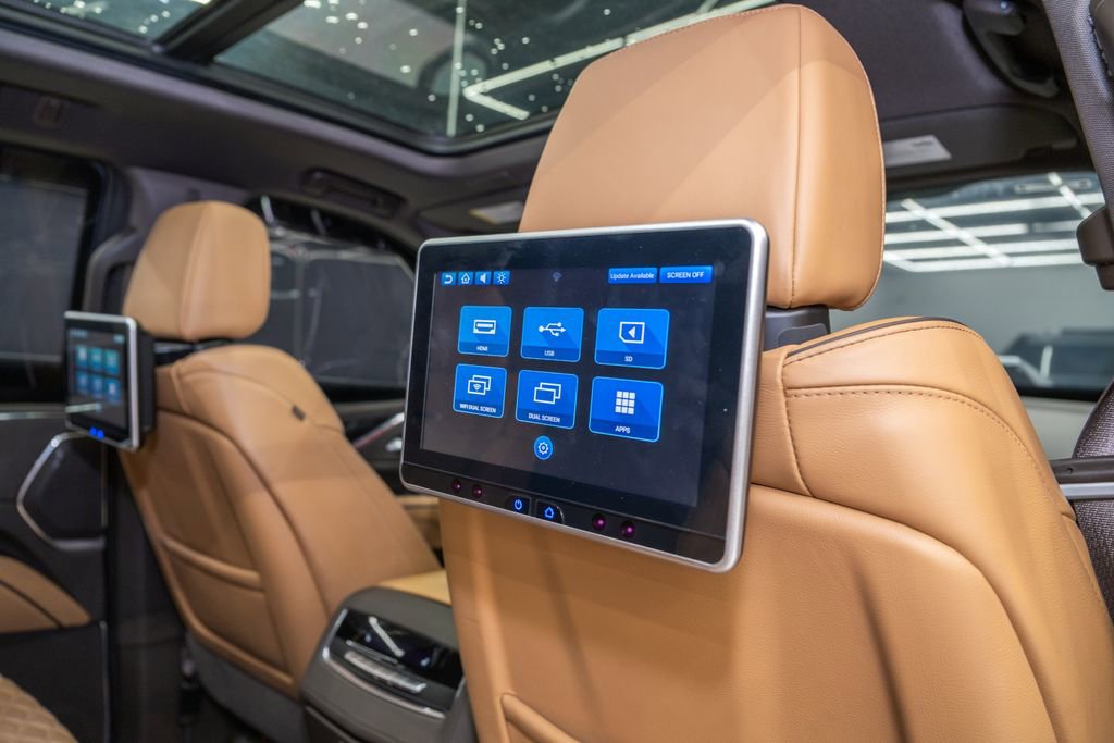 Used 2024 Cadillac Escalade Premium Luxury AWD/4WD image 42