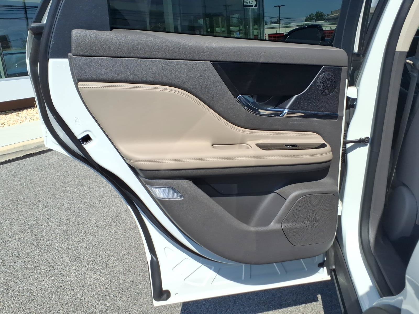 Certified 2024 Lincoln Corsair AWD w/ Equipment Group 101A image 11