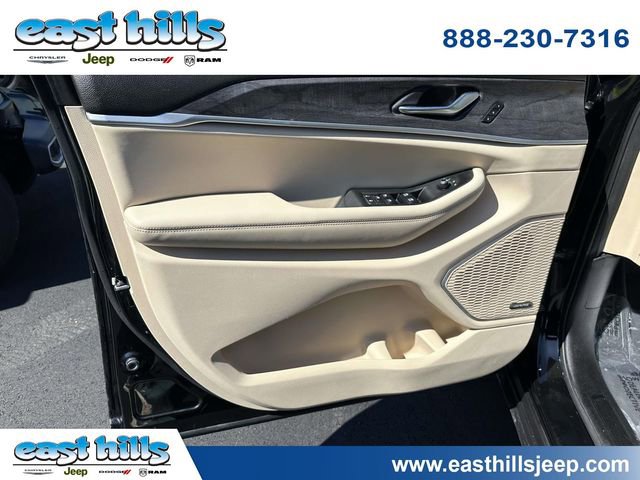 Certified 2021 Jeep Grand Cherokee L Limited w/ Luxury Tech Group II AWD/4WD image 13