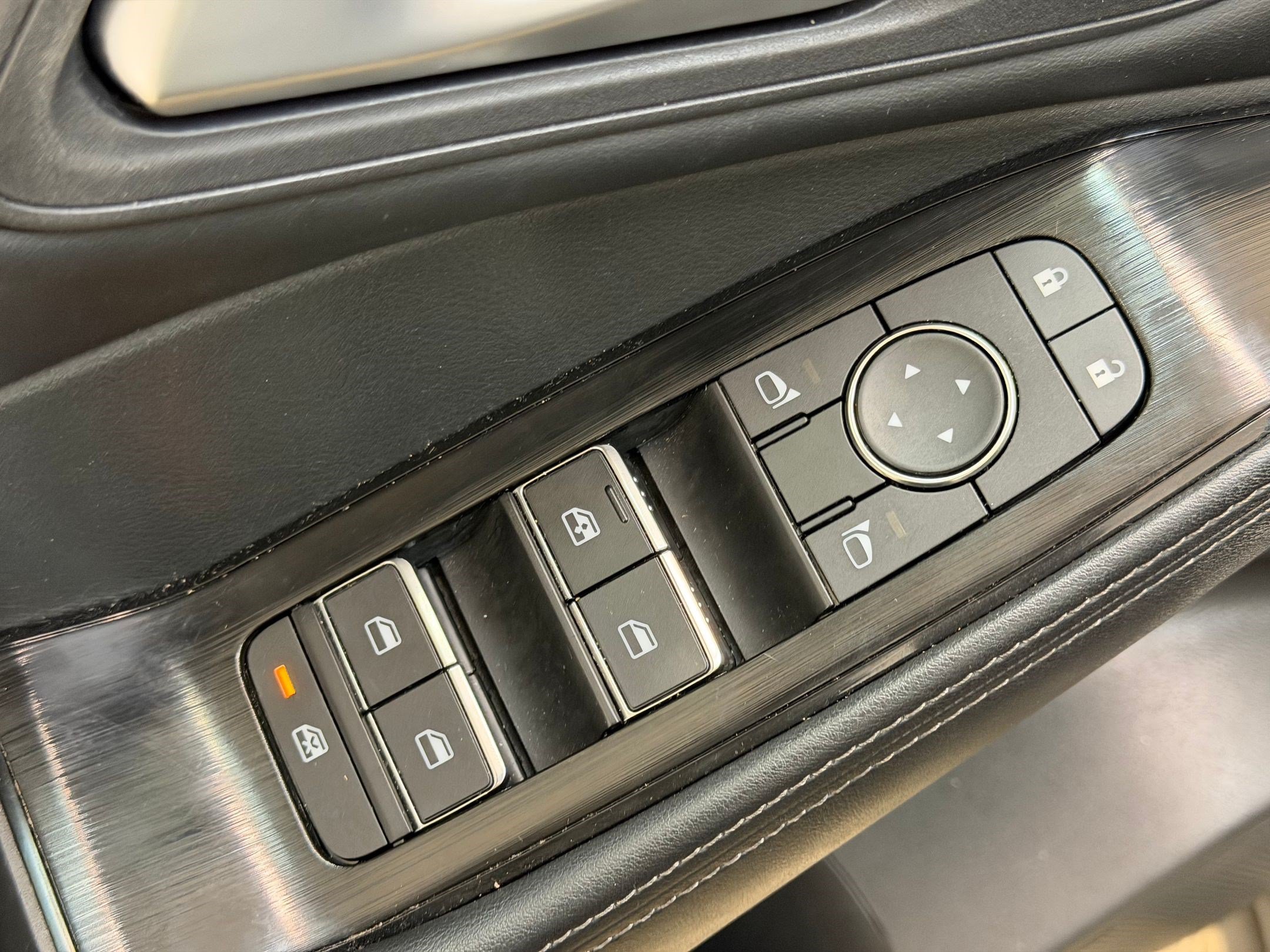 Used 2026 Nissan Rogue SL FWD image 26