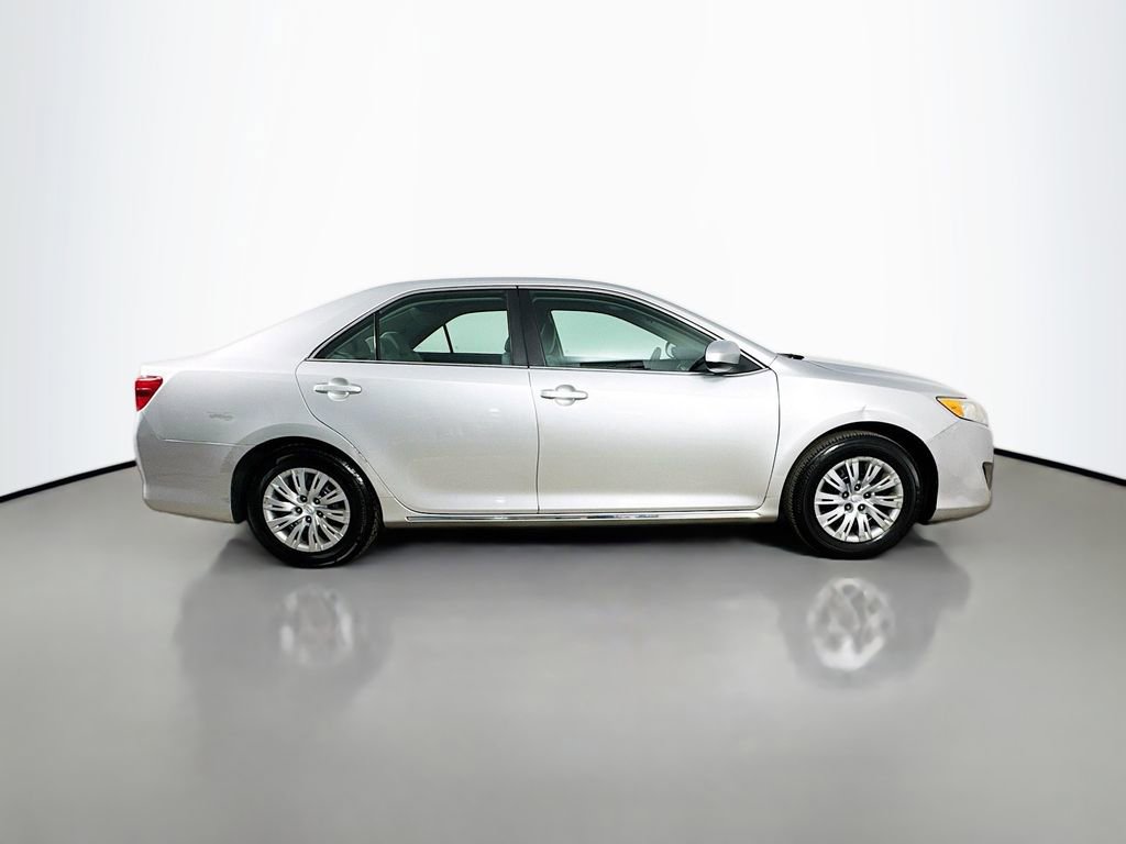 Used 2012 Toyota Camry LE FWD image 9