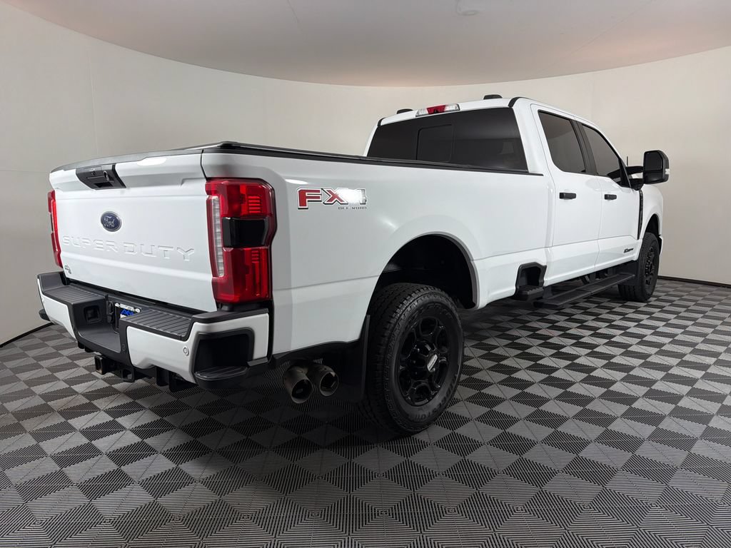 Used 2024 Ford F250 XL w/ STX Appearance Package AWD/4WD image 3