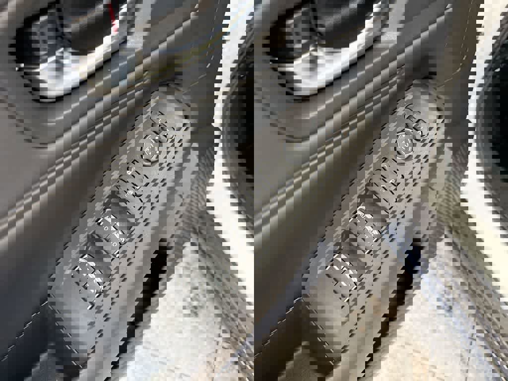 Certified 2025 Honda Accord SE image 18