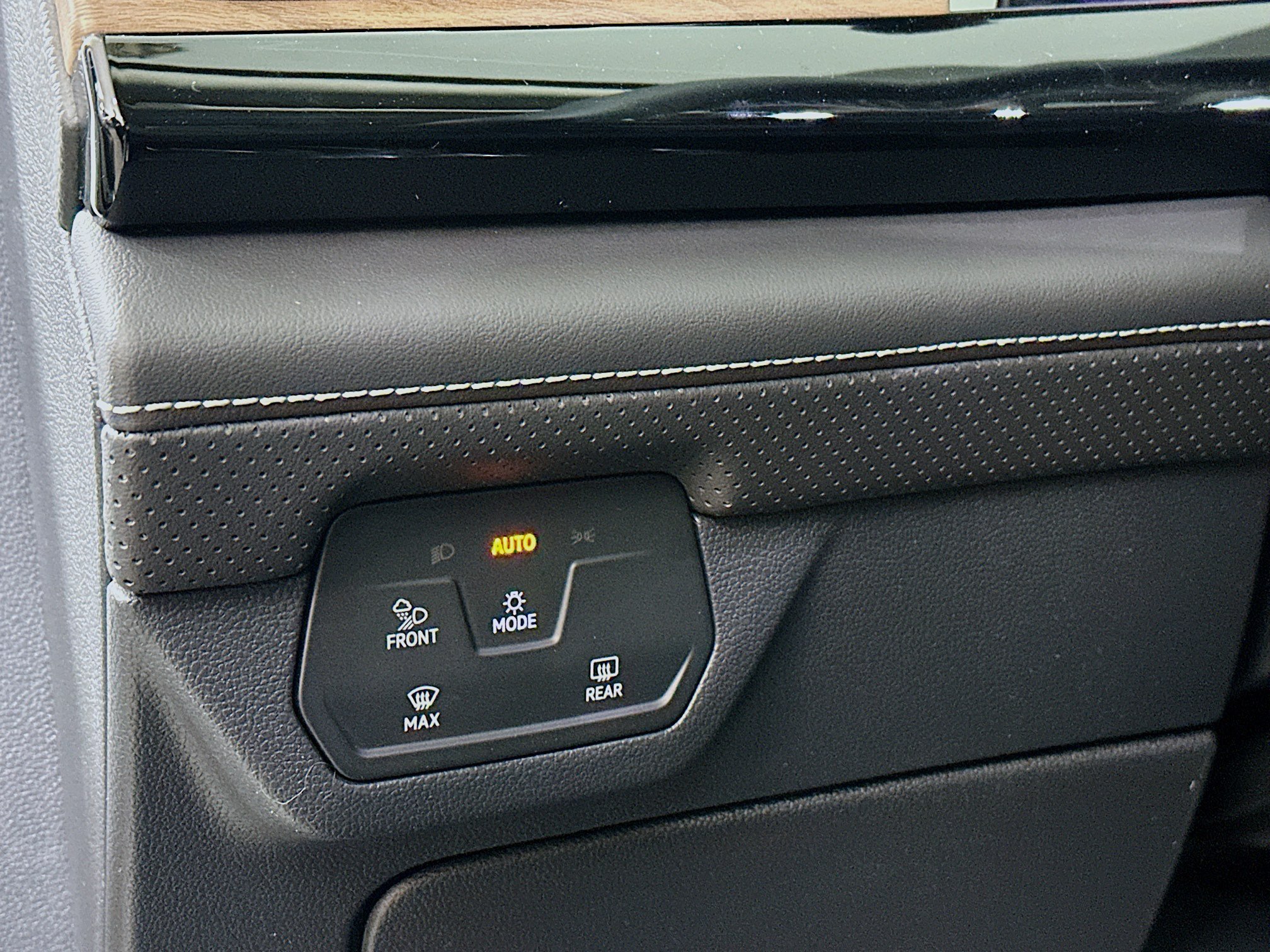 New 2026 Volkswagen Atlas SE AWD/4WD image 10